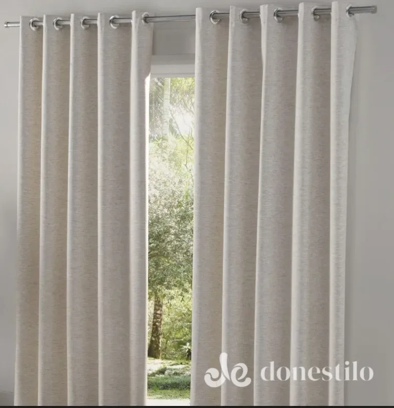 Cortina Aneliza Blackout sem Estampa com 3,90 X 2,30m em Matrinchã GO