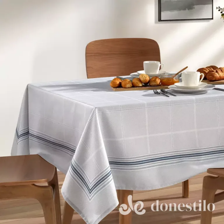 Toalha de Mesa Döhler Clean Renova Ciel D com 1,40X1,40cm em Missão Velha CE